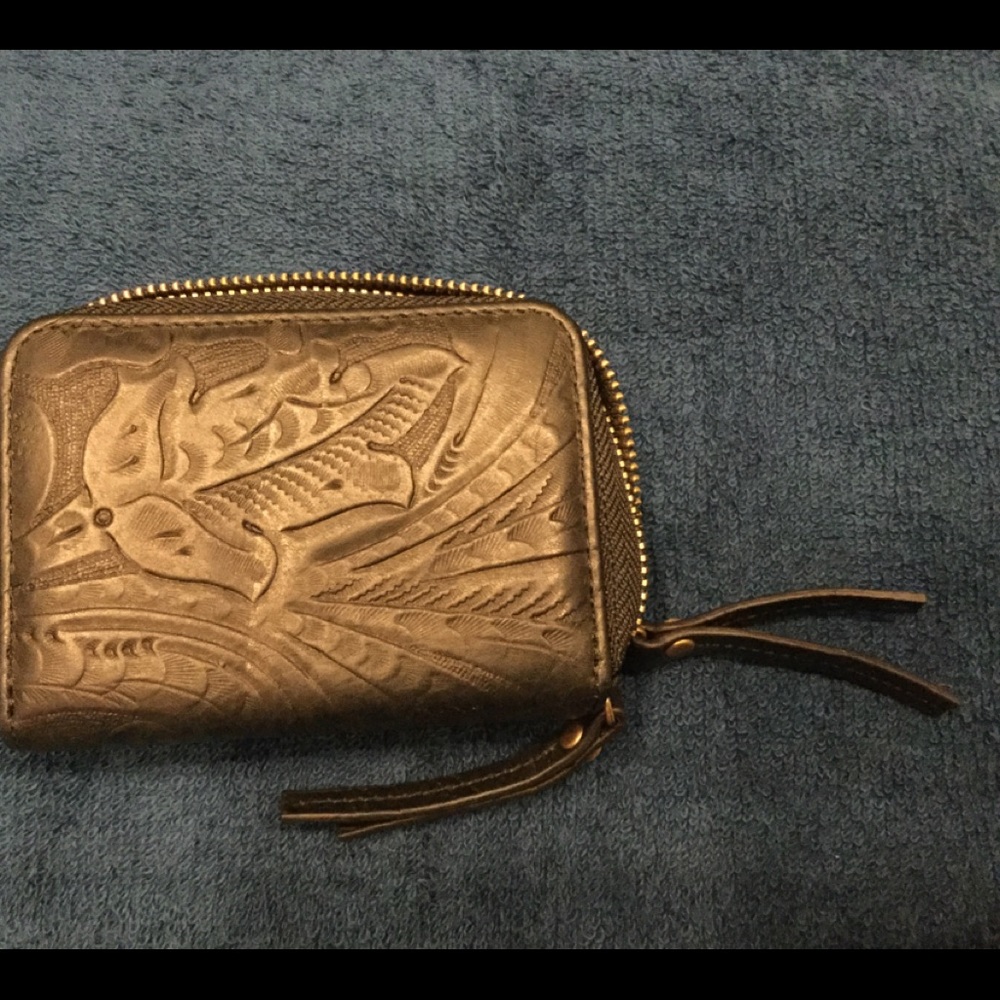 Patricia Nash black zip-around card wallet